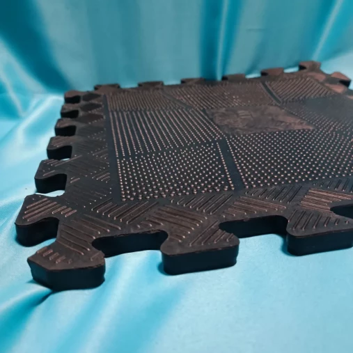 Коврик - 6 штук резиновый толщина 12 мм. под тренажер штангу гирю MB BARBELL форма пазл - спортивное напольное покрытие Коврик - 6 штук резиновый толщина 12 мм. под тренажер штангу гирю MB BARBELL форма пазл - спортивное напольное покрытие