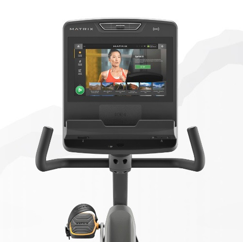 Горизонтальный велотренажер Matrix Performance. Консоль Touch Горизонтальный велотренажер Matrix Performance. Консоль Touch