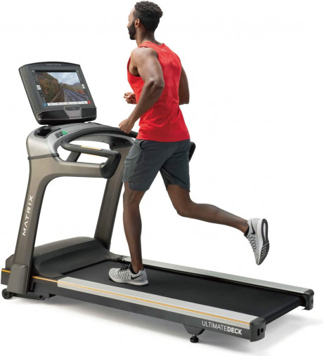 Беговая дорожка Matrix T70XUR с HD-дисплеем 22 дюйма Беговая дорожка Matrix T70XUR с HD-дисплеем 22 дюйма