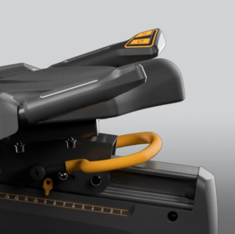 Горизонтальный велотренажер Matrix Performance. Консоль Touch Base Горизонтальный велотренажер Matrix Performance. Консоль Touch Base