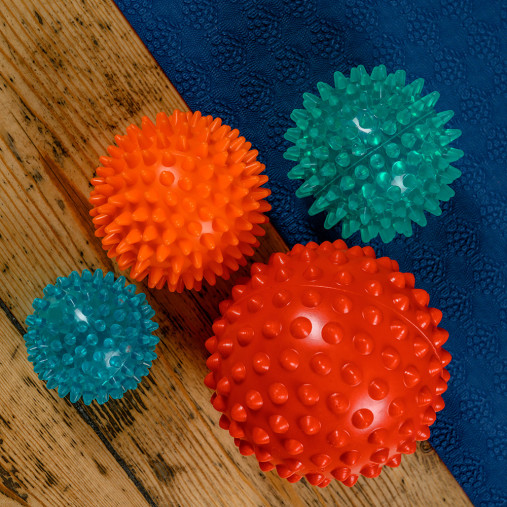 Массажный мяч TOGU Spiky Massage Ball 6 см, рыжий Массажный мяч TOGU Spiky Massage Ball 6 см, рыжий